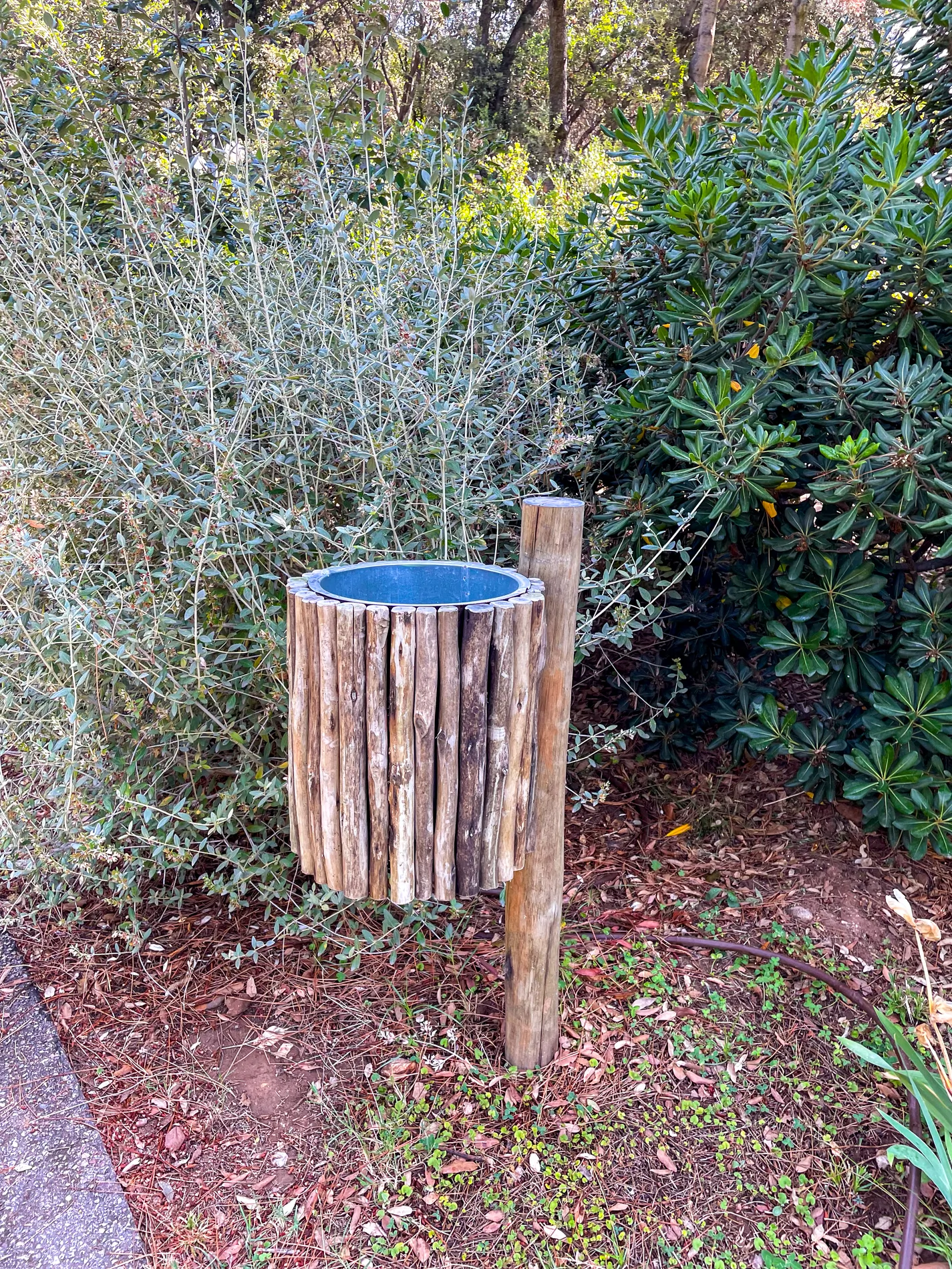 arredo-e-complementi-bamboo-canne-bambu-foglie-palma-canna-africana-gazebo-ombrelloni-chioschi-chiringuitos-verande-stabilimenti-balneari-lidi-ristoranti-spiagge-parchi-hotel-piscine-011