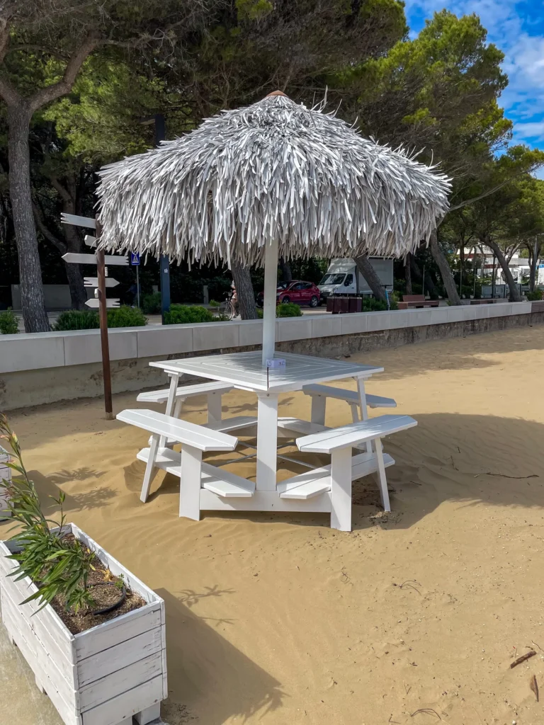 arredo-e-complementi-bamboo-canne-bambu-foglie-palma-canna-africana-gazebo-ombrelloni-chioschi-chiringuitos-verande-stabilimenti-balneari-lidi-ristoranti-spiagge-parchi-hotel-piscine-015