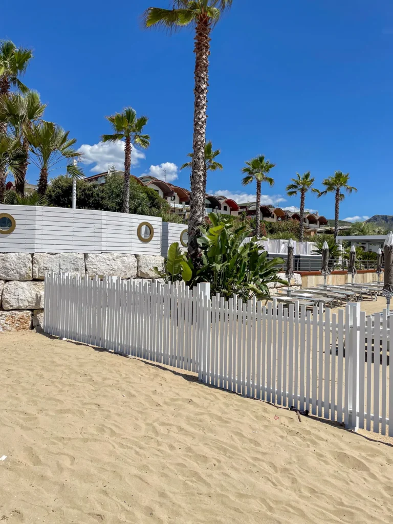 arredo-e-complementi-bamboo-canne-bambu-foglie-palma-canna-africana-gazebo-ombrelloni-chioschi-chiringuitos-verande-stabilimenti-balneari-lidi-ristoranti-spiagge-parchi-hotel-piscine-017
