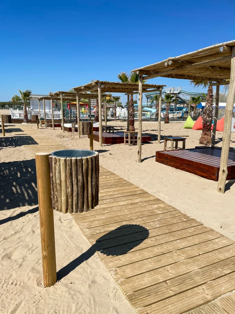 arredo-e-complementi-bamboo-canne-bambu-foglie-palma-canna-africana-gazebo-ombrelloni-chioschi-chiringuitos-verande-stabilimenti-balneari-lidi-ristoranti-spiagge-parchi-hotel-piscine-020
