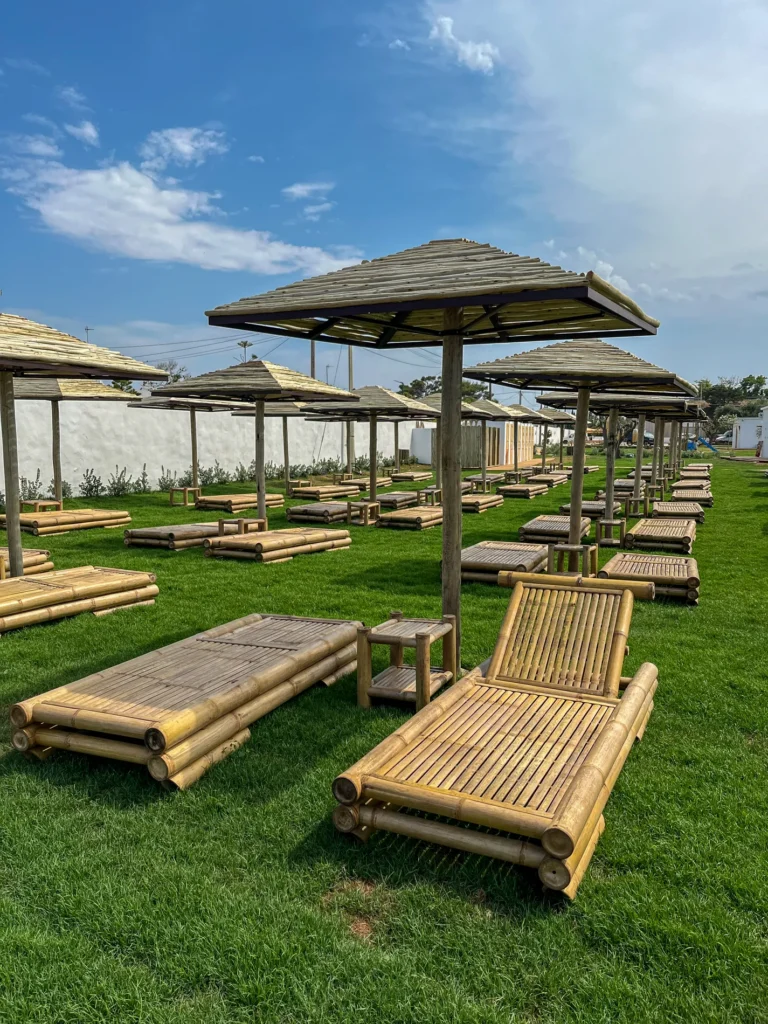 arredo-e-complementi-bamboo-canne-bambu-foglie-palma-canna-africana-gazebo-ombrelloni-chioschi-chiringuitos-verande-stabilimenti-balneari-lidi-ristoranti-spiagge-parchi-hotel-piscine-026