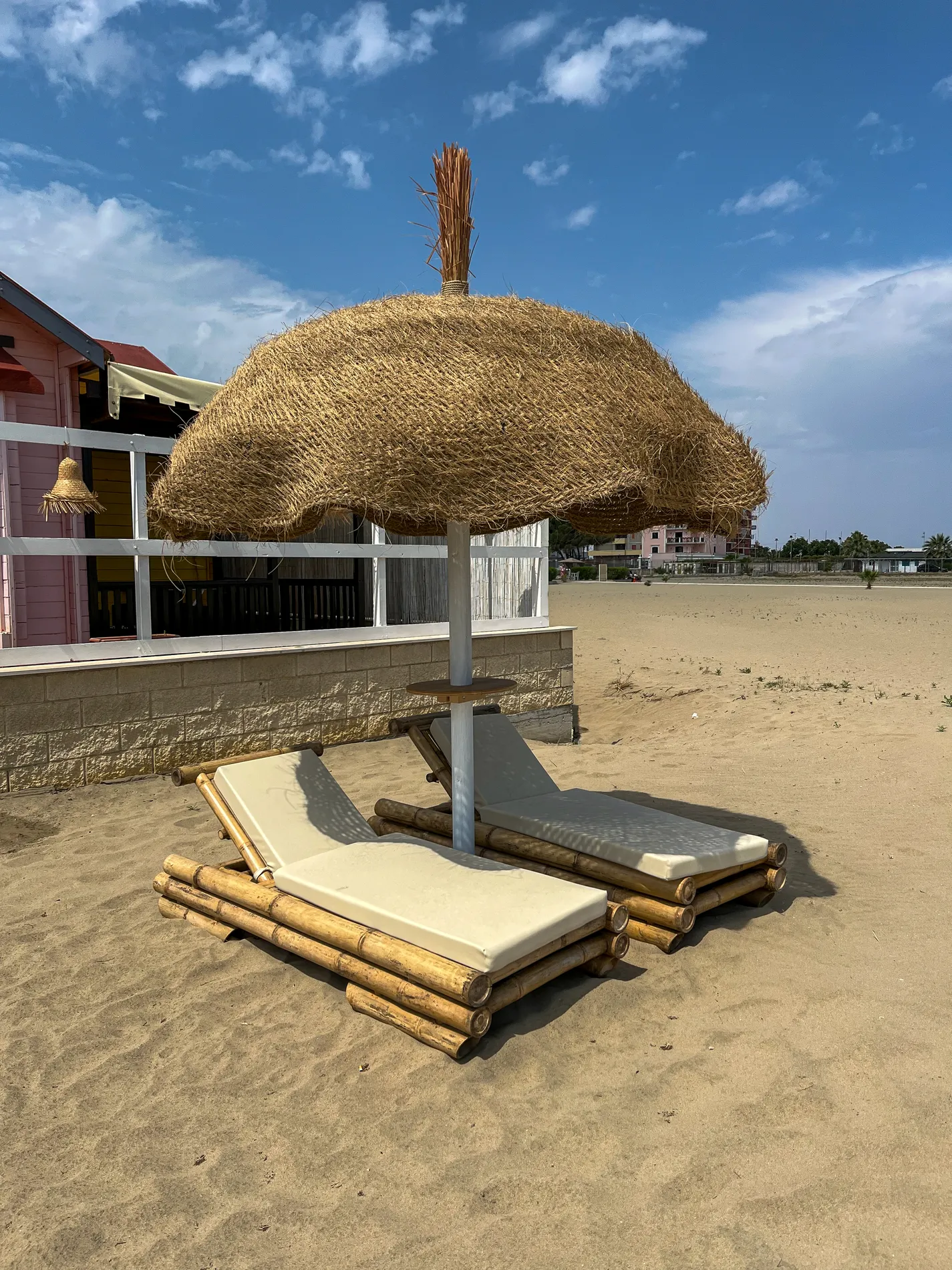 arredo-e-complementi-bamboo-canne-bambu-foglie-palma-canna-africana-gazebo-ombrelloni-chioschi-chiringuitos-verande-stabilimenti-balneari-lidi-ristoranti-spiagge-parchi-hotel-piscine-028