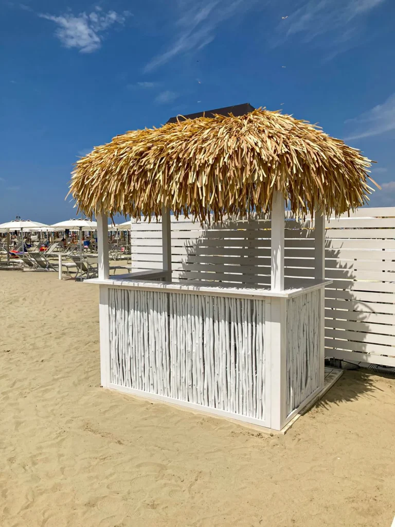 chioschi-bar-chiringuitos-mare-spiaggia-legno-bamboo-eucalipto-stile-etnico-esotico-stabilimenti-balneari-lidi-ristoranti-spiagge-parchi-hotel-piscine-001