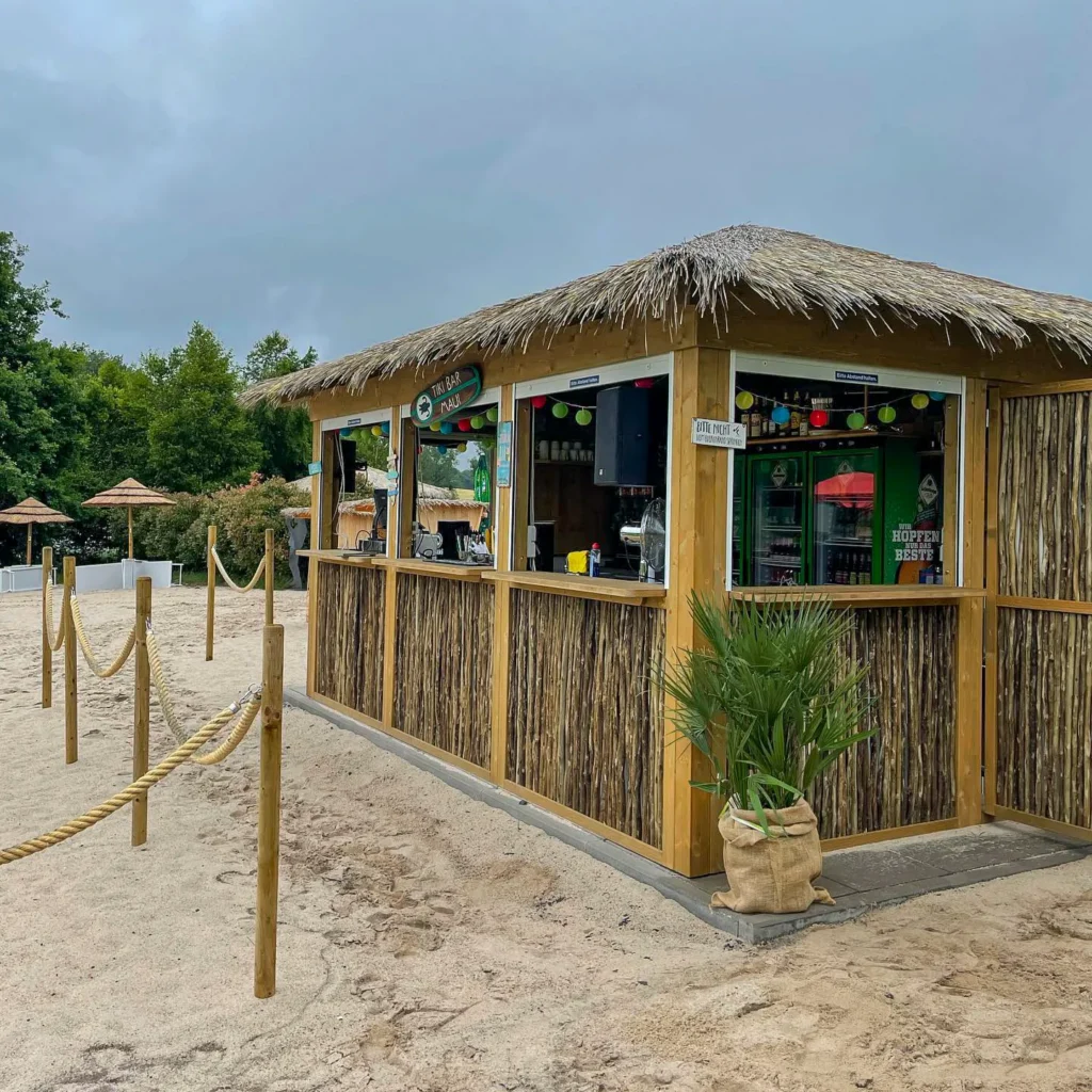 chioschi-bar-chiringuitos-mare-spiaggia-legno-bamboo-eucalipto-stile-etnico-esotico-stabilimenti-balneari-lidi-ristoranti-spiagge-parchi-hotel-piscine-003