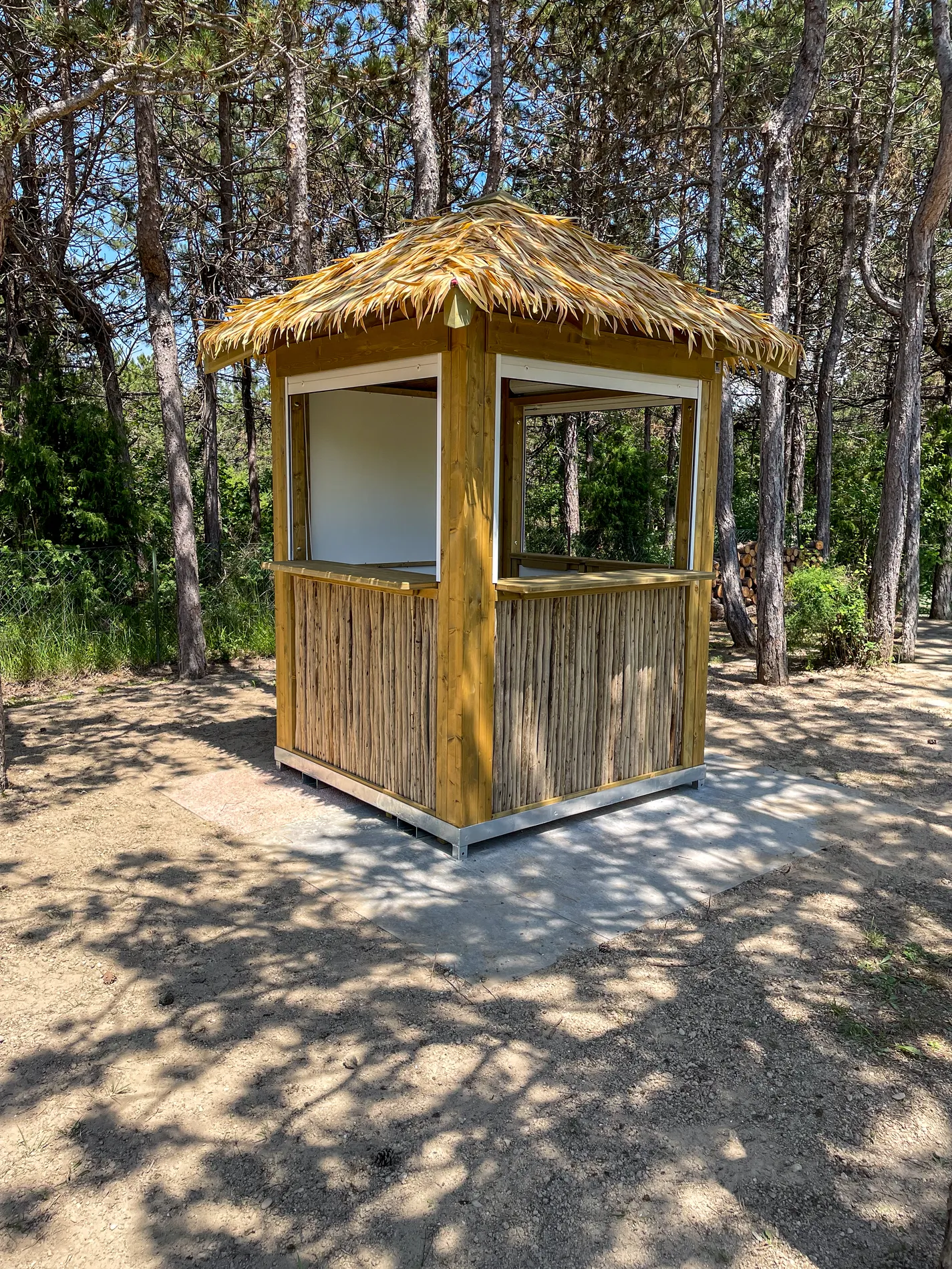 chioschi-bar-chiringuitos-mare-spiaggia-legno-bamboo-eucalipto-stile-etnico-esotico-stabilimenti-balneari-lidi-ristoranti-spiagge-parchi-hotel-piscine-007