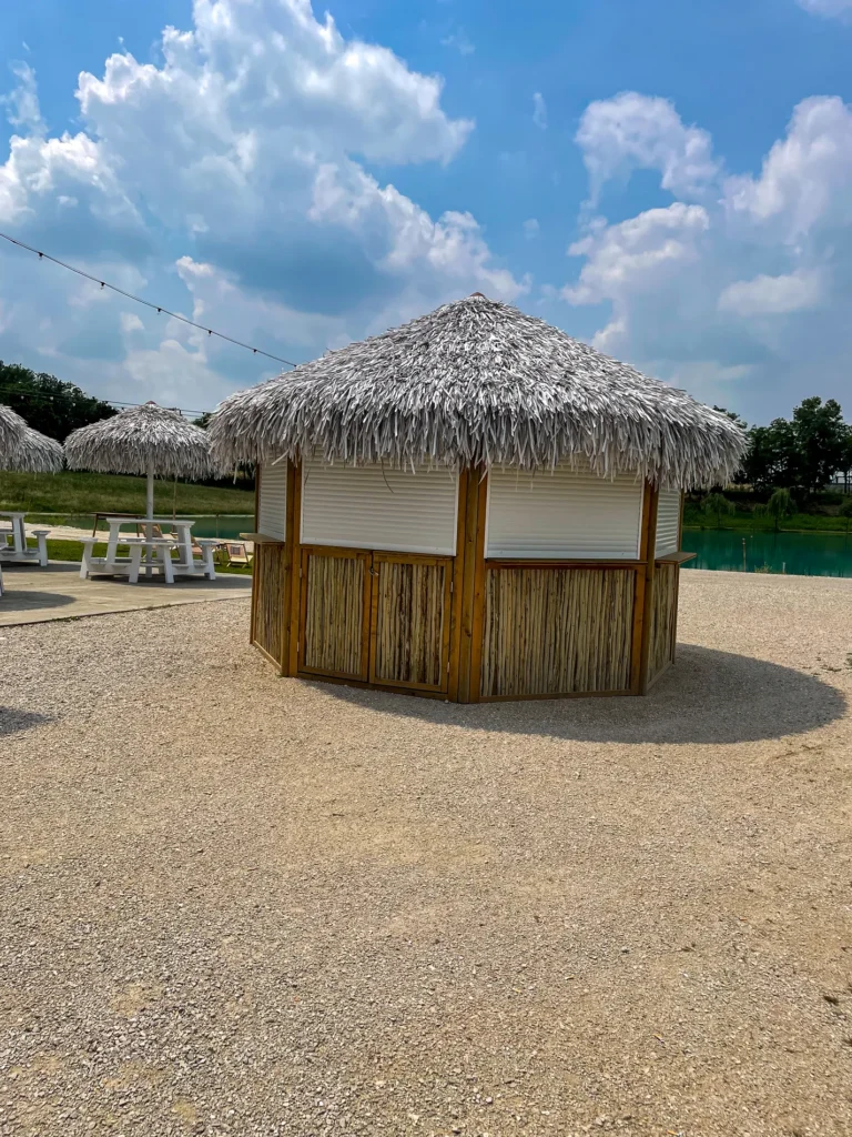 chioschi-bar-chiringuitos-mare-spiaggia-legno-bamboo-eucalipto-stile-etnico-esotico-stabilimenti-balneari-lidi-ristoranti-spiagge-parchi-hotel-piscine-011