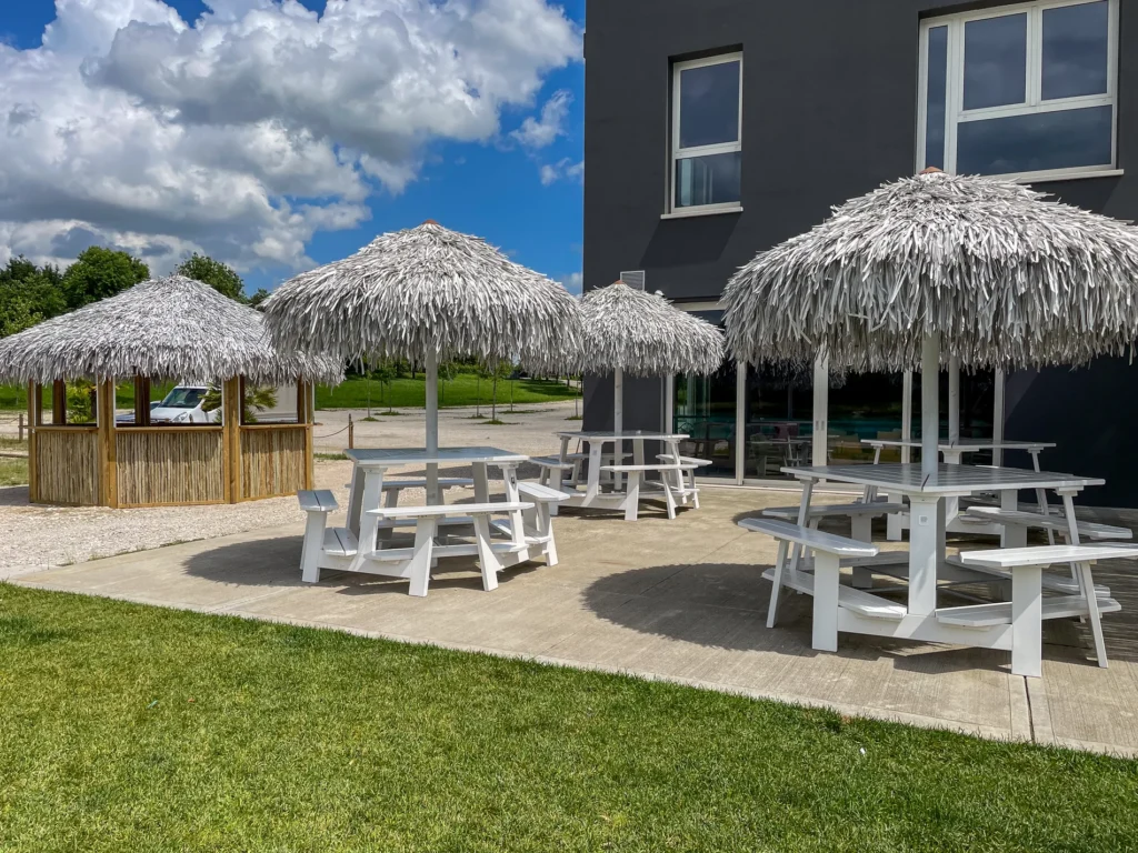 composizioni-paglia-bamboo-canne-bambu-foglie-palma-canna-africana-gazebo-ombrelloni-chioschi-chiringuitos-verande-stabilimenti-balneari-lidi-ristoranti-spiagge-parchi-hotel-piscine-006