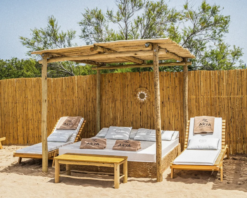 gazebo-bamboo-canne-bambu-legno-eucalipto-tetto-paglia-rotondo-squadrato-mare-spiaggia-stile-etnico-esotico-stabilimenti-balneari-lidi-ristoranti-spiagge-parchi-hotel-piscine-010