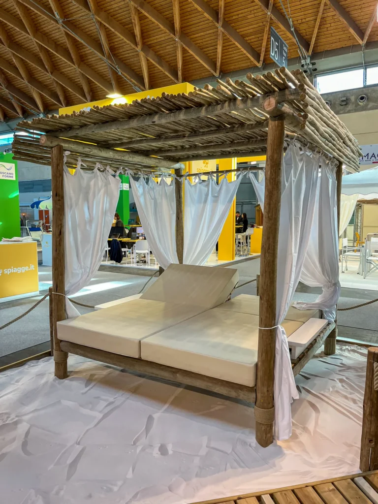 gazebo-bamboo-canne-bambu-legno-eucalipto-tetto-paglia-rotondo-squadrato-mare-spiaggia-stile-etnico-esotico-stabilimenti-balneari-lidi-ristoranti-spiagge-parchi-hotel-piscine-019