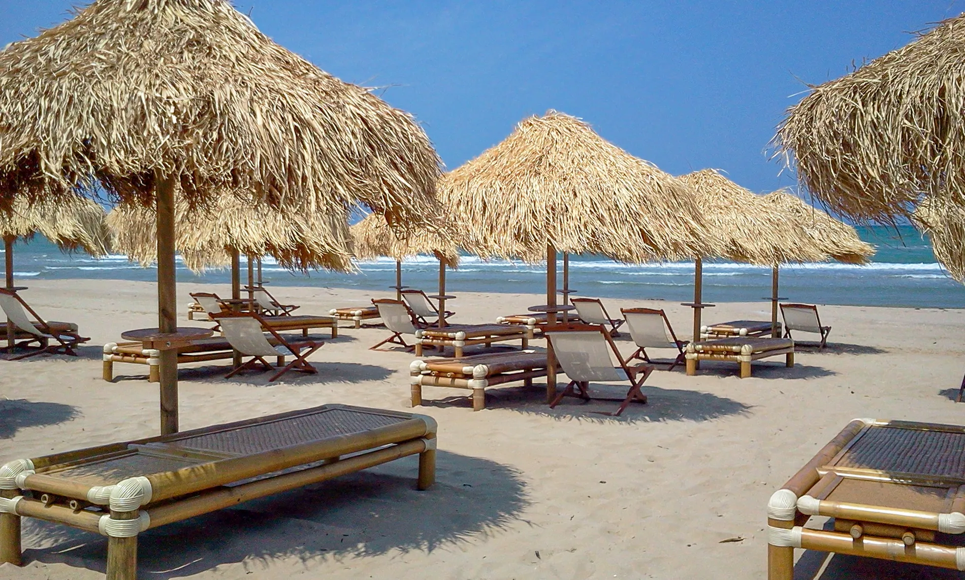 ombrellone-hawaiano-stile-hawaii-etnico-esotico-stabilimenti-balneari-lidi-ristoranti-spiagge-parchi-hotel-piscine-004
