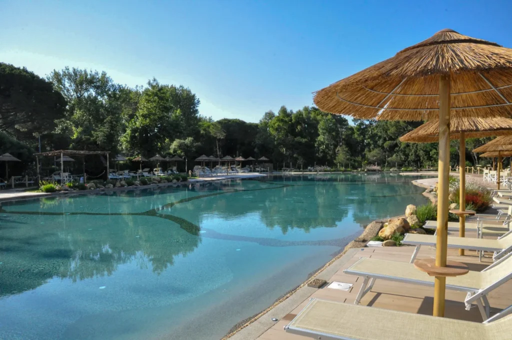 ombrelloni-africani-canna-africana-etnici-esotici-stabilimenti-balneari-lidi-ristoranti-spiagge-parchi-hotel-piscine-012