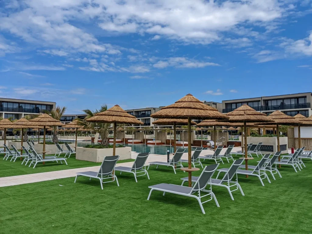 ombrelloni-africani-canna-africana-etnici-esotici-stabilimenti-balneari-lidi-ristoranti-spiagge-parchi-hotel-piscine-018