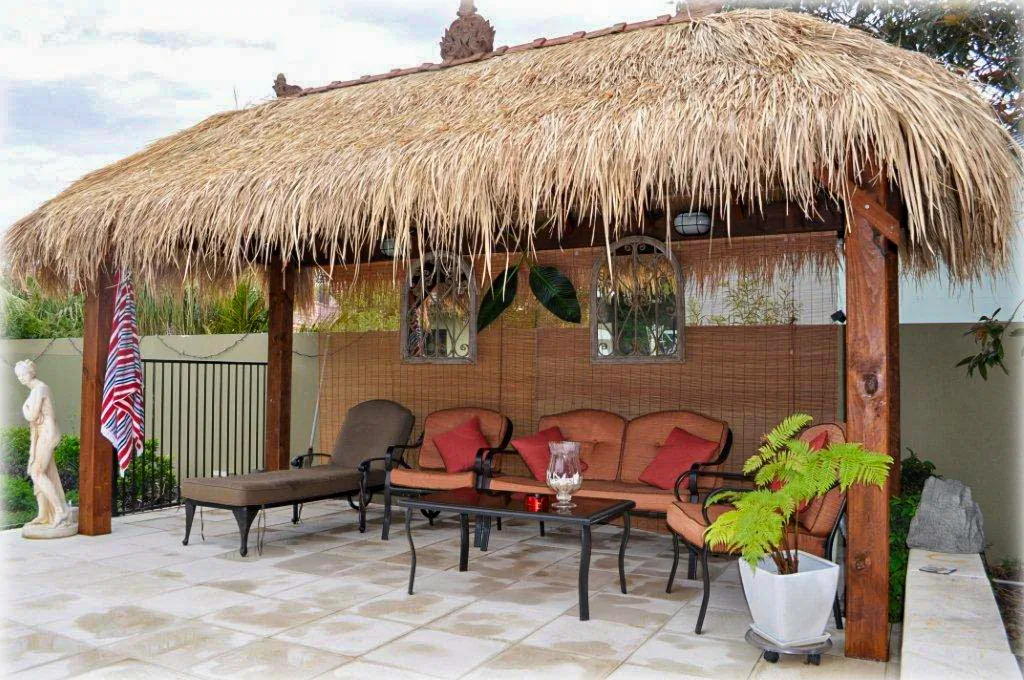 ombrelloni-alang-alang-paglia-africana-intrecciata-etnici-esotici-stabilimenti-balneari-lidi-ristoranti-spiagge-parchi-hotel-piscine-002