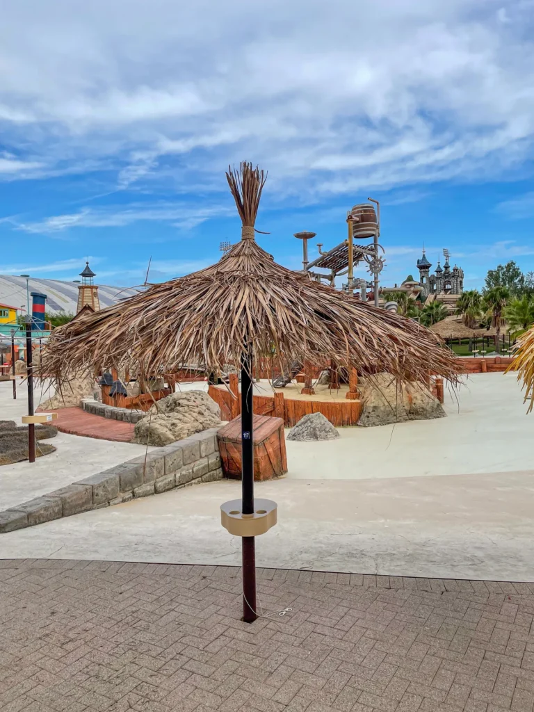 ombrelloni-makuti-foglie-palma-africana-etnici-esotici-stabilimenti-balneari-lidi-ristoranti-spiagge-parchi-hotel-piscine-005