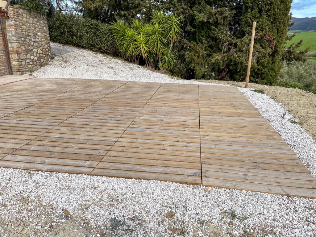 pedana-camminamento-bamboo-canne-bambu-foglie-palma-canna-africana-ombrelloni-chioschi-chiringuitos-verande-stabilimenti-balneari-lidi-ristoranti-spiagge-parchi-hotel-piscine-001