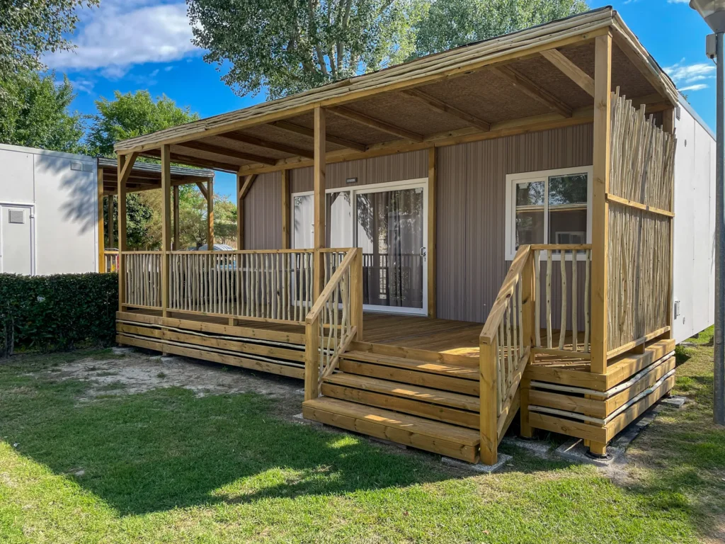 verande-paglia-bamboo-canne-bambu-foglie-palma-canna-africana-gazebo-ombrelloni-chioschi-chiringuitos-verande-stabilimenti-balneari-lidi-ristoranti-spiagge-parchi-hotel-piscine-002